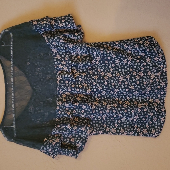 Size M Hunter Green ruffle blouse with lace top - Picture 2 of 2